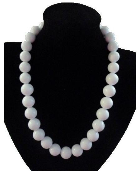 COLAR BLANCO BOLAS PEQUEÑO