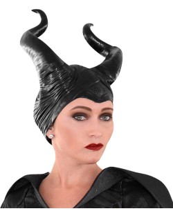 TOCADO MALEFICA LUJO