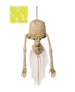 ZOMBIE DE LATEX MEDIO CUERPO CON PELO LARGO CANOSO  2