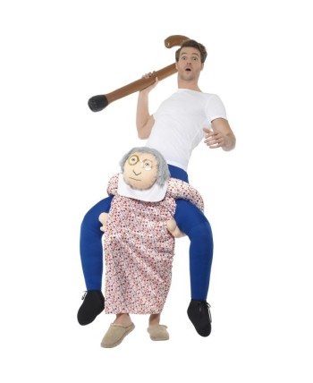 DISFRAZ DE ABUELITA CON HOMBRE A HOMBROS