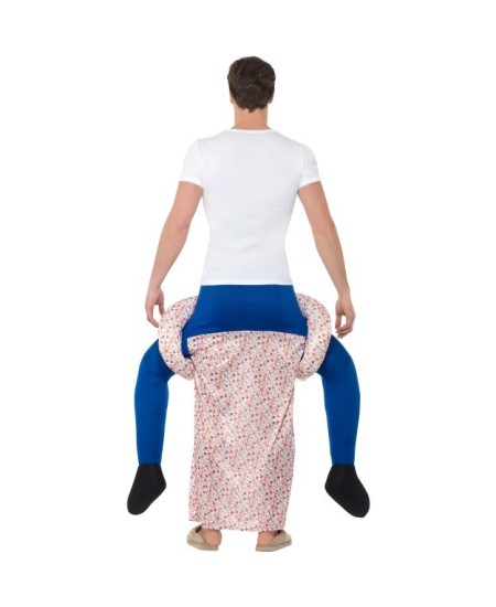 DISFRAZ DE ABUELITA CON HOMBRE A HOMBROS