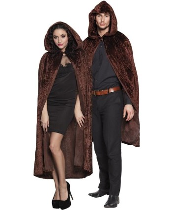 CAPA DE TERCIOPELO MARRON CON CAPUCHA