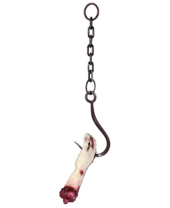 GANCHO CON MANO AMPUTADA ENSANGRENTADA