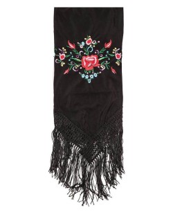 MANTON NEGRO DE SEVILLANA CON FLORES BORDADAS GRANDE 2