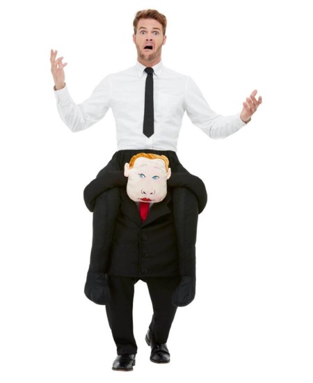 DISFRAZ DE RUSO A HOMBROS