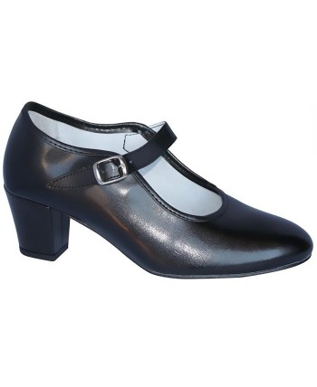 Zapato negro con hebilla