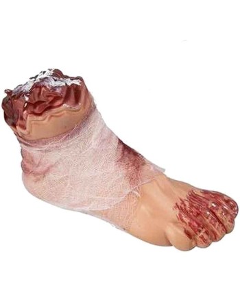 PIE O MANO AMPUTADO ENSANGRENTADO CON VENDA