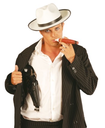 SOBAQUERA CON PISTOLA