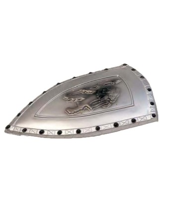 ESCUDO MEDIEVAL PLATEADO CON LEÓN IMPRESO.